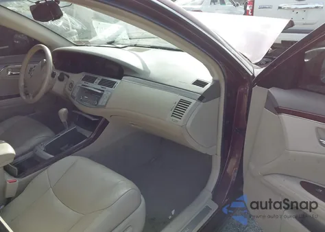 2010 Toyota Avalon z USA, uszkodzony, nr VIN 4TIBK3DB8AU363989